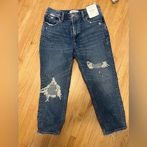 NWT Abercrombie the mom high rise jean